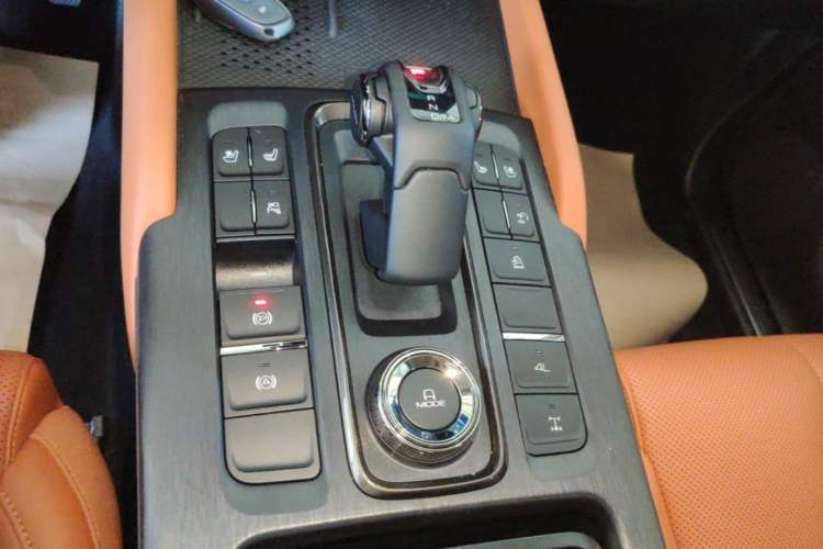 Used Haval H9 2024 2.0T Gasoline All-Wheel-Drive Extreme Edition Gear Lever
