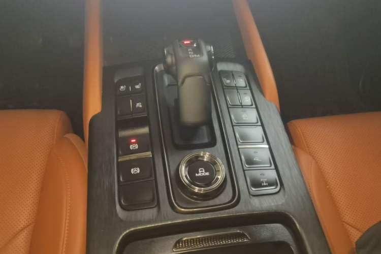 Used Haval H9 2024 2.0T Gasoline All-Wheel-Drive Extreme Edition Gear Lever