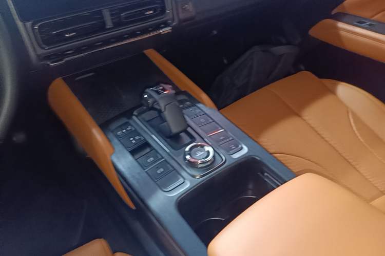 Used Haval H9 2024 2.0T Gasoline All-Wheel-Drive Extreme Edition Gear Lever