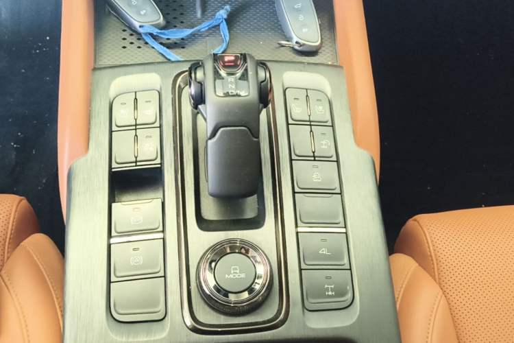 Used Haval H9 2024 2.0T Gasoline All-Wheel-Drive Extreme Edition Gear Lever