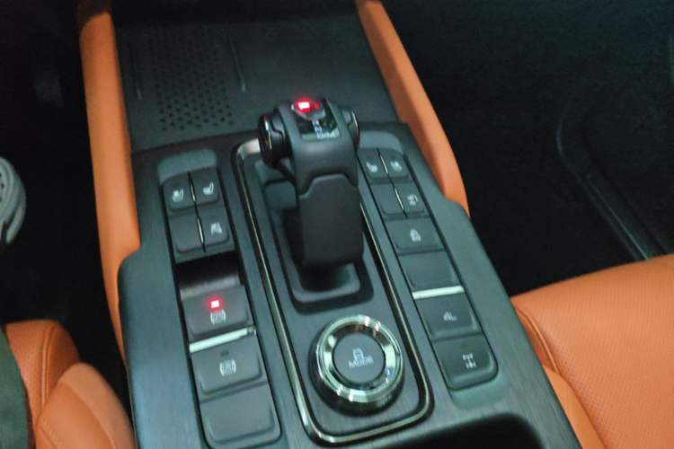 Used Haval H9 2024 2.0T Gasoline All-Wheel-Drive Extreme Edition Gear Lever