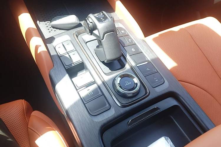 Used Haval H9 2024 2.0T Gasoline All-Wheel-Drive Extreme Edition Gear Lever