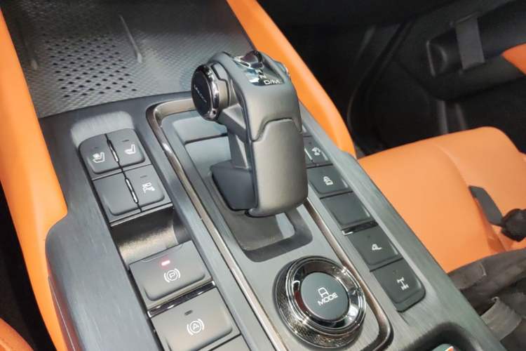 Used Haval H9 2024 2.0T Gasoline All-Wheel-Drive Extreme Edition Gear Lever