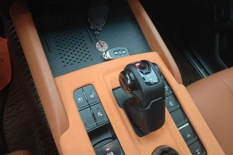 Used Haval H9 2024 2.0T Gasoline All-Wheel-Drive Extreme Edition Gear Lever