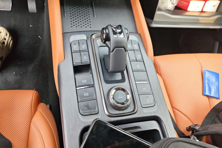 Used Haval H9 2024 2.0T Gasoline All-Wheel-Drive Extreme Edition Gear Lever