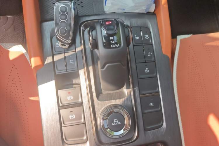 Used Haval H9 2024 2.0T Gasoline 4x4 Territory Edition Gear Lever