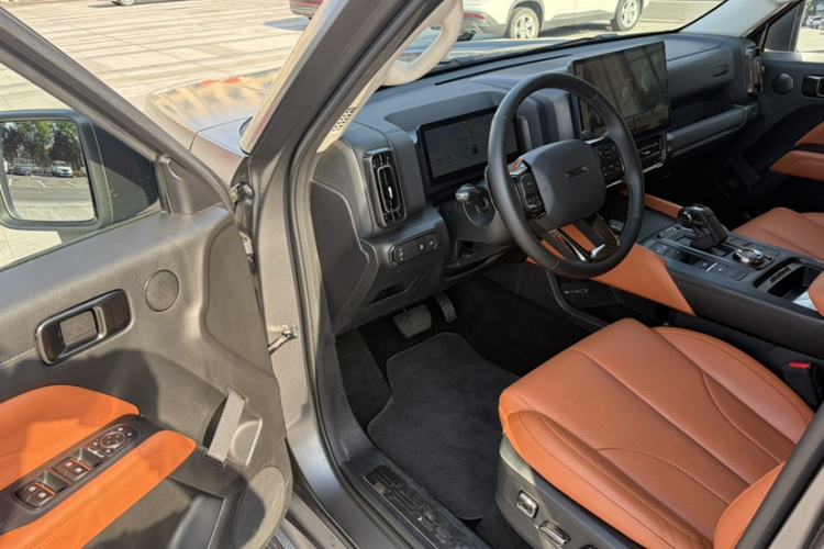 Used Haval H9 2024 2.0T Gasoline All-Wheel-Drive Extreme Edition Interior 3