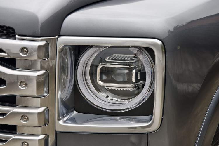 Used Haval H9 2024 2.0T Gasoline All-Wheel-Drive Extreme Edition Left Front Headlight