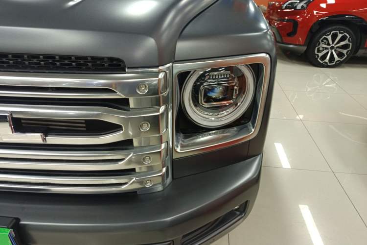 Used Haval H9 2024 2.0T Gasoline All-Wheel-Drive Extreme Edition Left Front Headlight