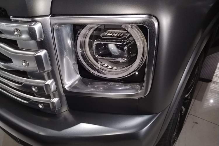 Used Haval H9 2024 2.0T Gasoline All-Wheel-Drive Extreme Edition Left Front Headlight