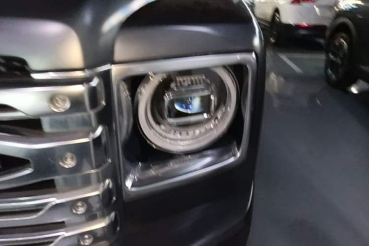 Used Haval H9 2024 2.0T Gasoline All-Wheel-Drive Extreme Edition Left Front Headlight