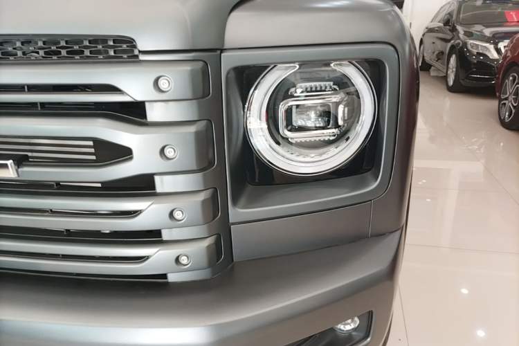 Used Haval H9 2024 2.0T Gasoline All-Wheel-Drive Extreme Edition Left Front Headlight