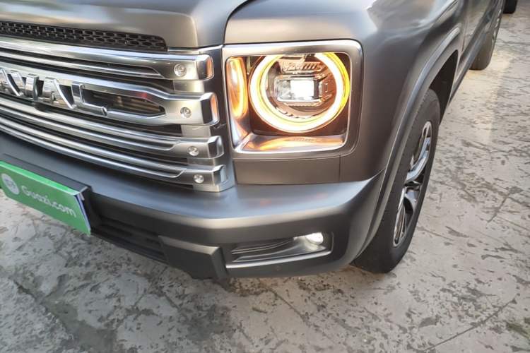 Used Haval H9 2024 2.0T Gasoline All-Wheel-Drive Extreme Edition Left Front Headlight