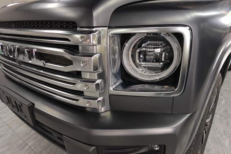 Used Haval H9 2024 2.0T Gasoline All-Wheel-Drive Extreme Edition Left Front Headlight