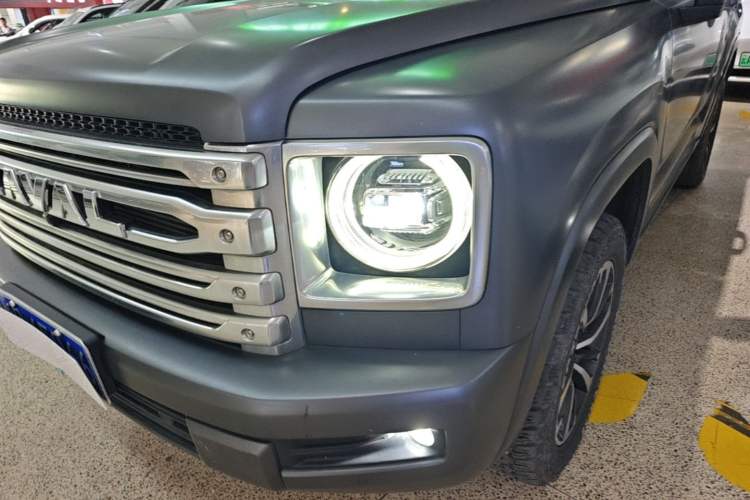 Used Haval H9 2024 2.0T Gasoline All-Wheel-Drive Extreme Edition Left Front Headlight