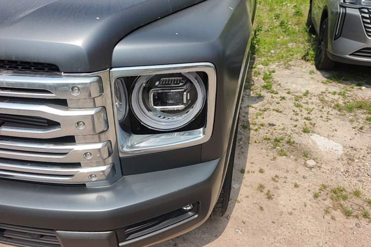 Used Haval H9 2024 2.0T Gasoline All-Wheel-Drive Extreme Edition Left Front Headlight
