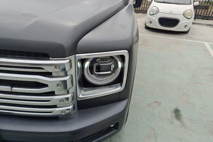 Used Haval H9 2024 2.0T Gasoline All-Wheel-Drive Extreme Edition Left Front Headlight