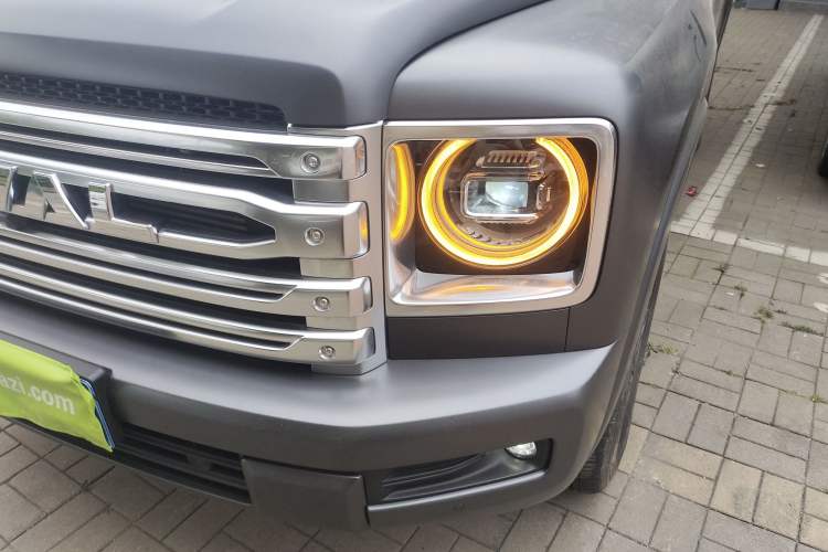 Used Haval H9 2024 2.0T Gasoline All-Wheel-Drive Extreme Edition Left Front Headlight