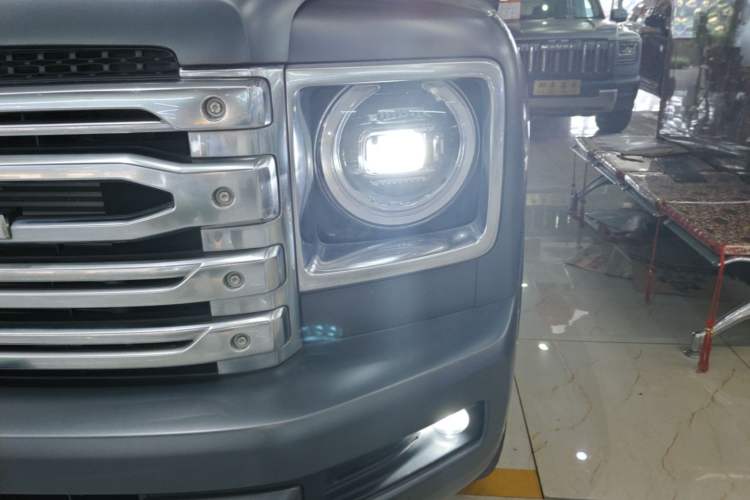 Used Haval H9 2024 2.0T Gasoline All-Wheel-Drive Extreme Edition Left Front Headlight