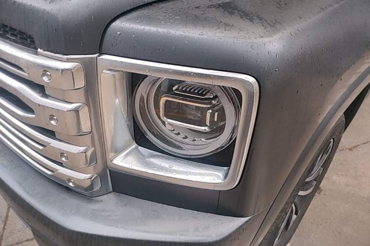 Used Haval H9 2024 2.0T Gasoline All-Wheel-Drive Extreme Edition Left Front Headlight