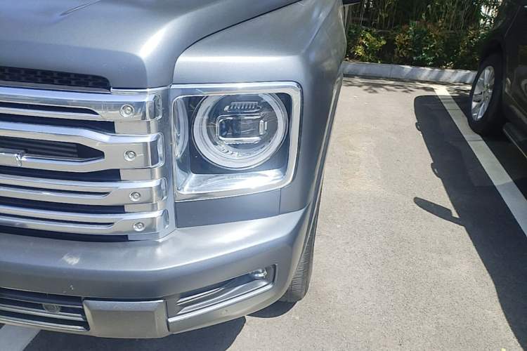 Used Haval H9 2024 2.0T Gasoline All-Wheel-Drive Extreme Edition Left Front Headlight