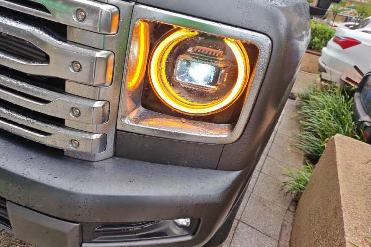 Used Haval H9 2024 2.0T Gasoline All-Wheel-Drive Extreme Edition Left Front Headlight