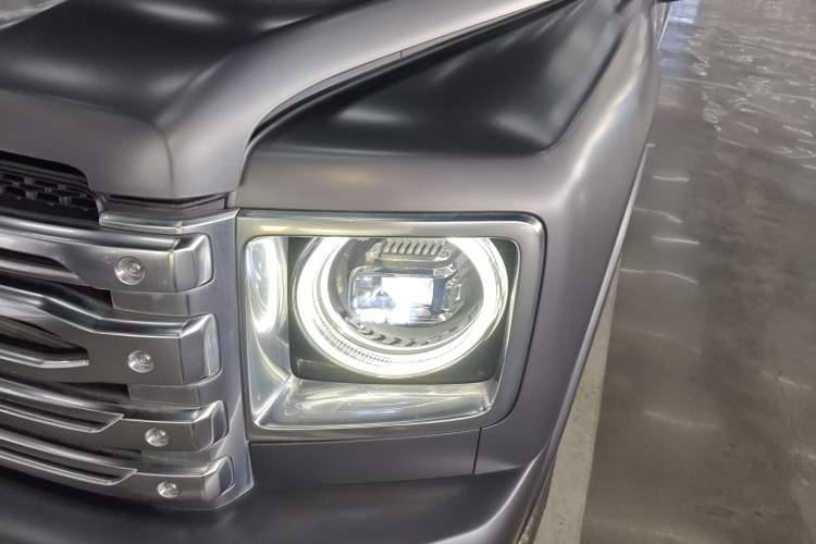Used Haval H9 2024 2.0T Gasoline All-Wheel-Drive Extreme Edition Left Front Headlight