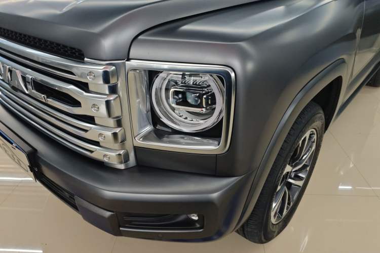 Used Haval H9 2024 2.0T Gasoline All-Wheel-Drive Extreme Edition Left Front Headlight