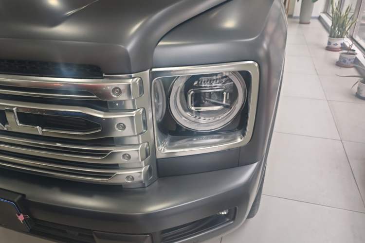 Used Haval H9 2024 2.0T Gasoline All-Wheel-Drive Extreme Edition Left Front Headlight