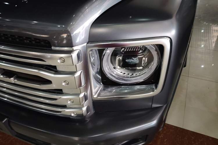 Used Haval H9 2024 2.0T Gasoline All-Wheel-Drive Extreme Edition Left Front Headlight