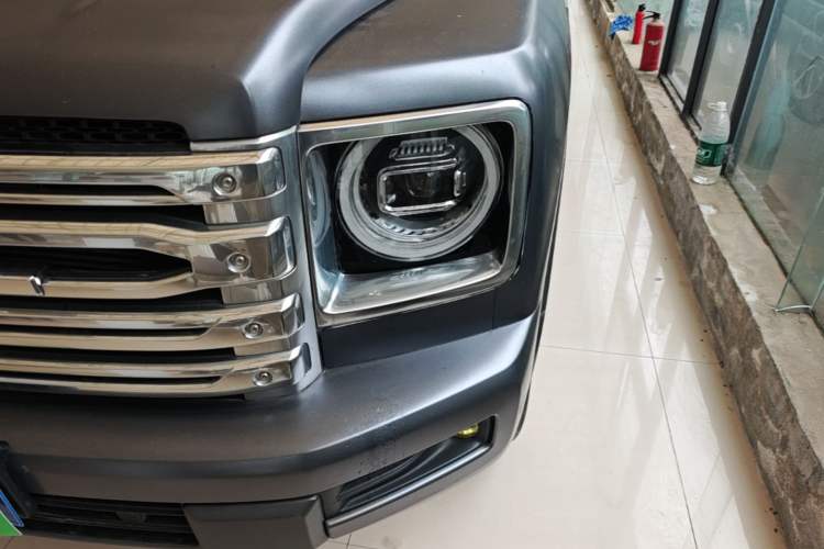 Used Haval H9 2024 2.0T Gasoline All-Wheel-Drive Extreme Edition Left Front Headlight