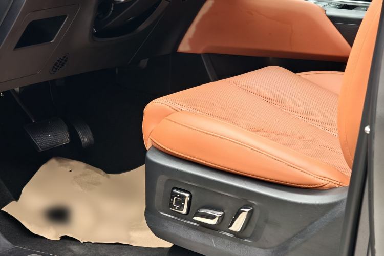 Used Haval H9 2024 2.0T Gasoline All-Wheel-Drive Extreme Edition Left Front Seat