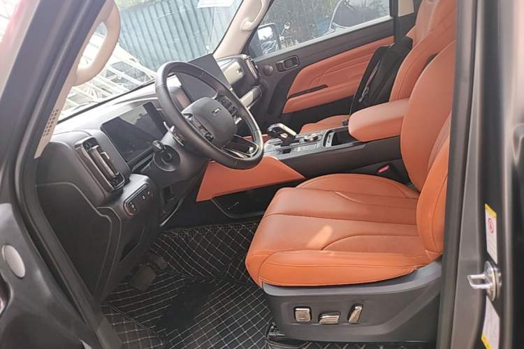 Used Haval H9 2024 2.0T Gasoline All-Wheel-Drive Extreme Edition Left Front Seat