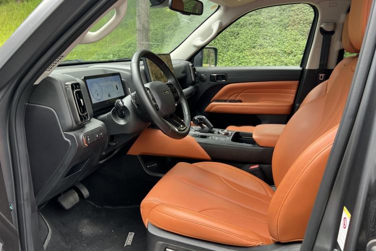 Used Haval H9 2024 2.0T Gasoline All-Wheel-Drive Extreme Edition Left Front Seat