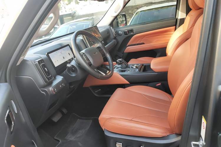 Used Haval H9 2024 2.0T Gasoline All-Wheel-Drive Extreme Edition Left Front Seat