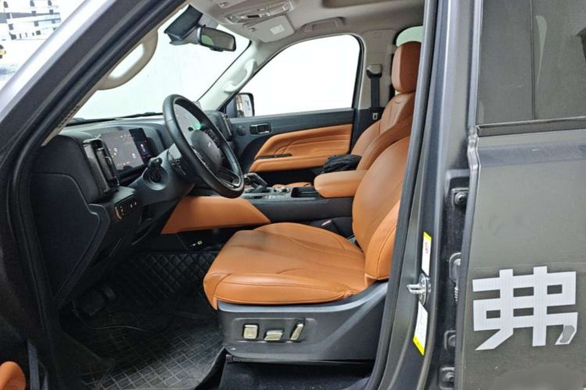 Used Haval H9 2024 2.0T Gasoline All-Wheel-Drive Extreme Edition Left Front Seat