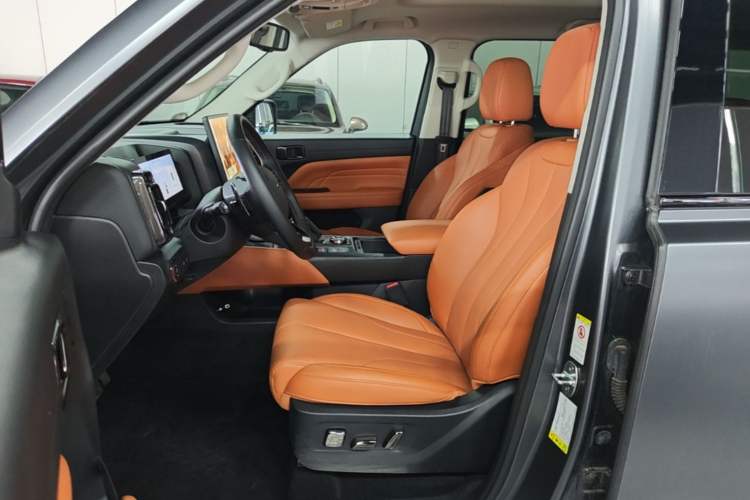 Used Haval H9 2024 2.0T Gasoline All-Wheel-Drive Extreme Edition Left Front Seat