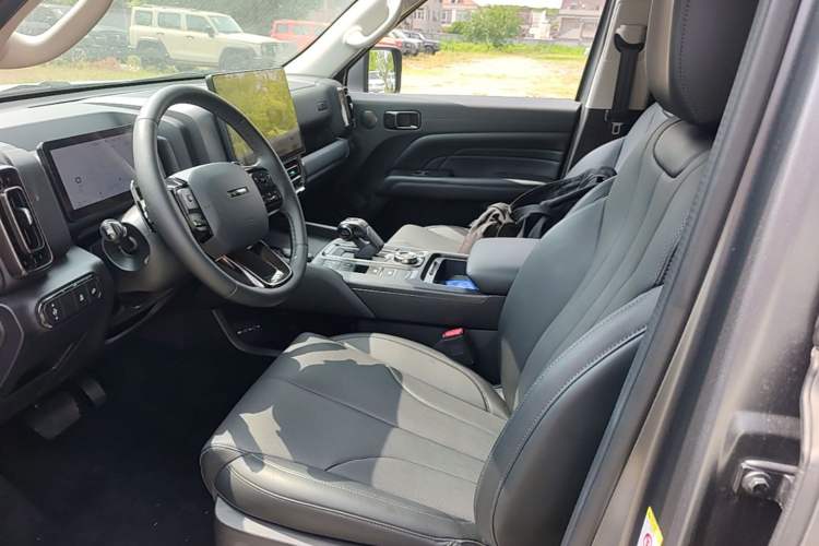 Used Haval H9 2024 2.0T Gasoline All-Wheel-Drive Extreme Edition Left Front Seat