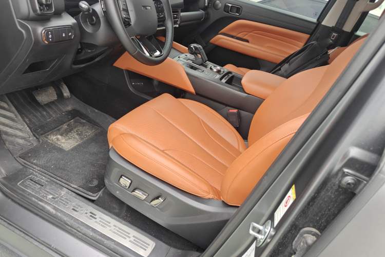 Used Haval H9 2024 2.0T Gasoline All-Wheel-Drive Extreme Edition Left Front Seat