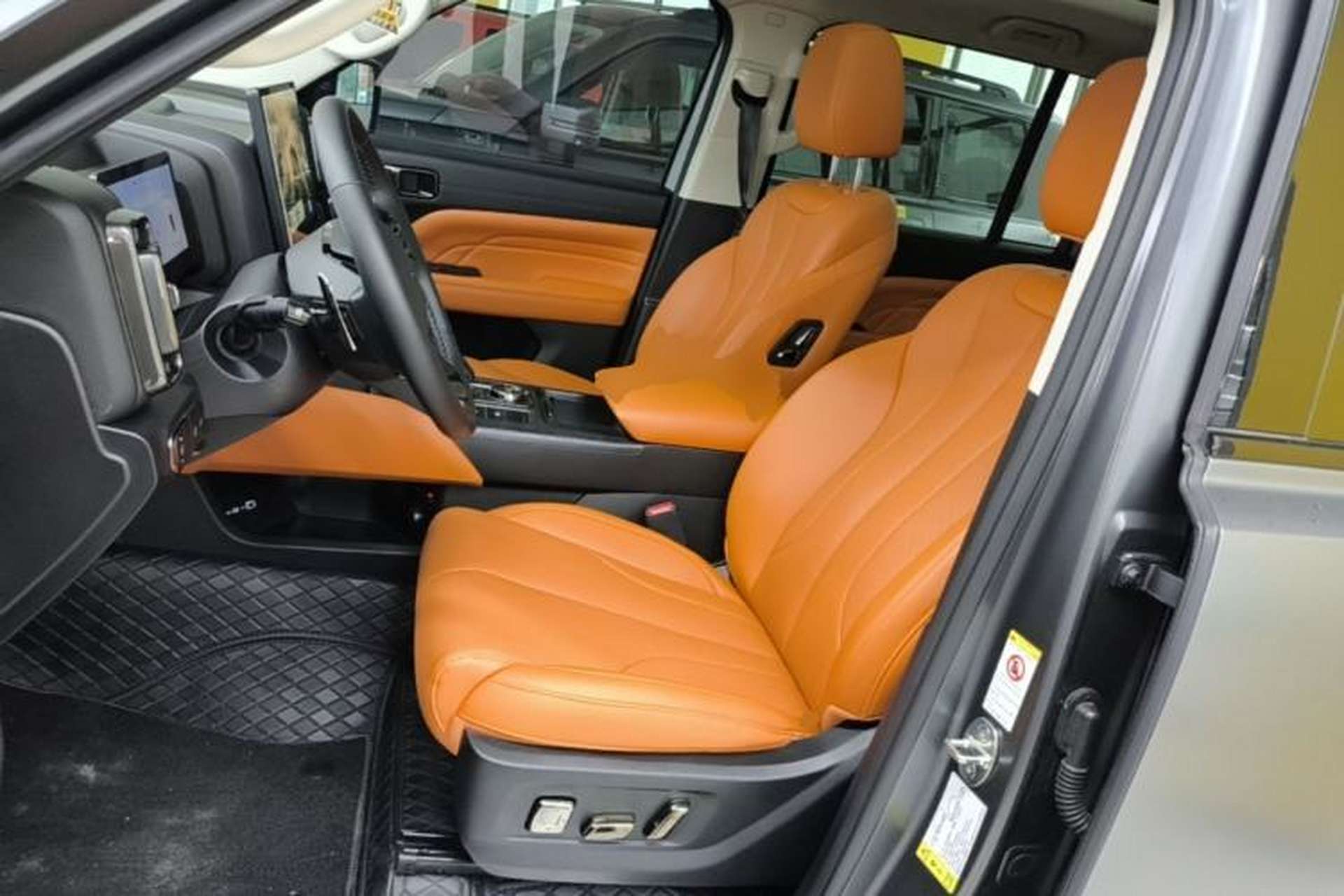 Used Haval H9 2024 2.0T Gasoline All-Wheel-Drive Extreme Edition Left Front Seat