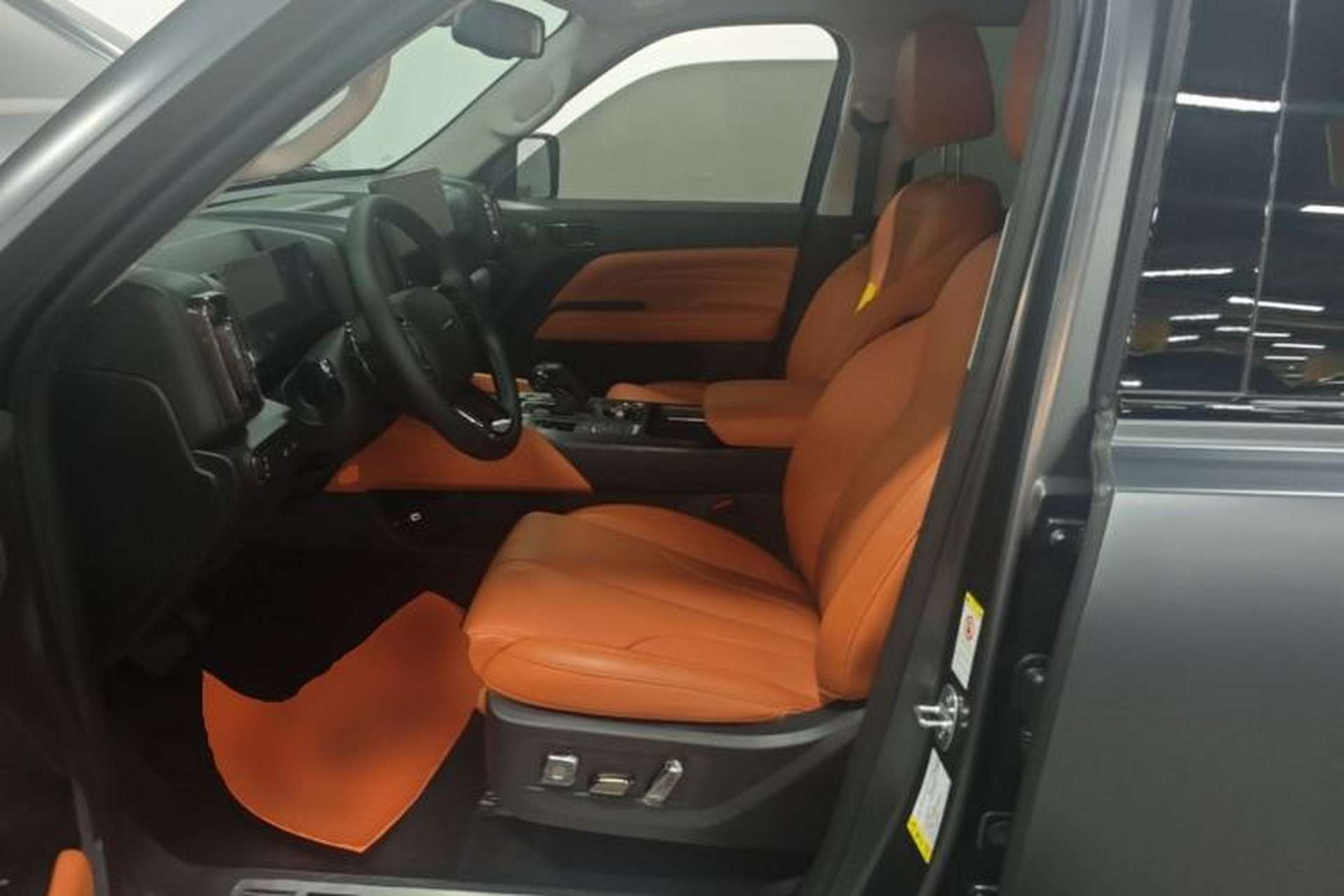 Used Haval H9 2024 2.0T Gasoline All-Wheel-Drive Extreme Edition Left Front Seat
