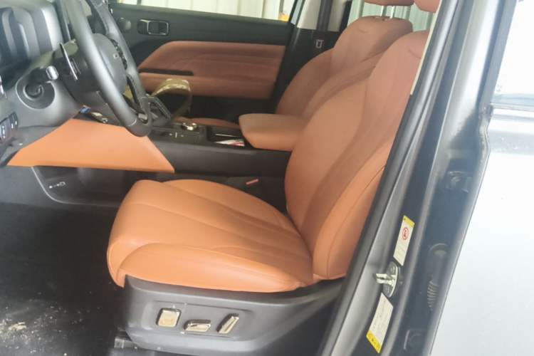 Used Haval H9 2024 2.0T Gasoline All-Wheel-Drive Extreme Edition Left Front Seat