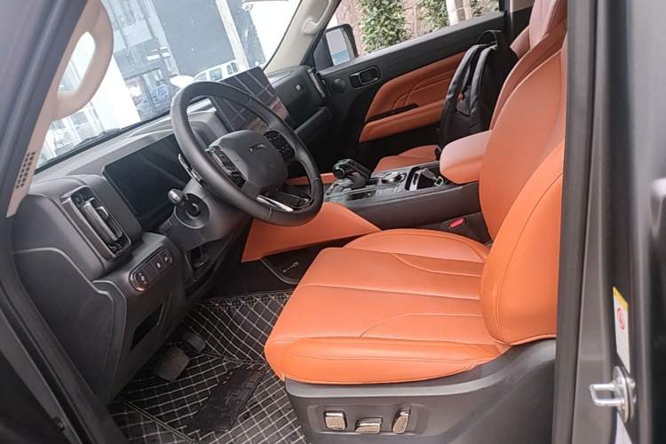 Used Haval H9 2024 2.0T Gasoline All-Wheel-Drive Extreme Edition Left Front Seat