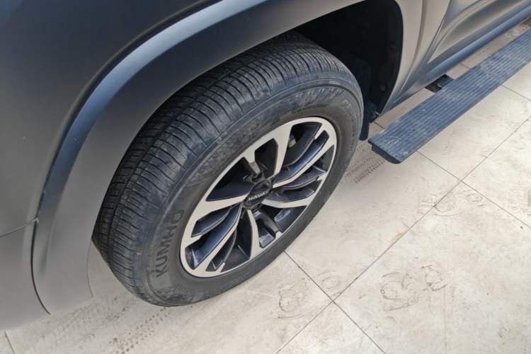 Used Haval H9 2024 2.0T Gasoline All-Wheel-Drive Extreme Edition Left Front Wheel Hub
