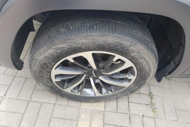 Used Haval H9 2024 2.0T Gasoline All-Wheel-Drive Extreme Edition Left Front Wheel Hub