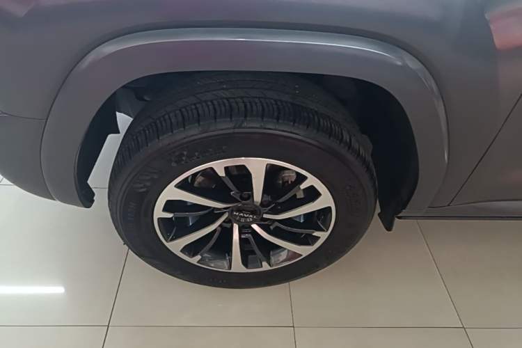 Used Haval H9 2024 2.0T Gasoline All-Wheel-Drive Extreme Edition Left Front Wheel Hub