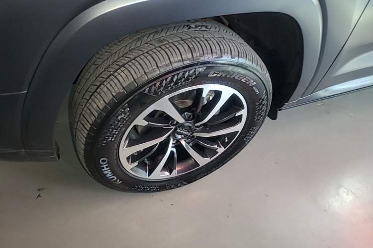 Used Haval H9 2024 2.0T Gasoline All-Wheel-Drive Extreme Edition Left Front Wheel Hub