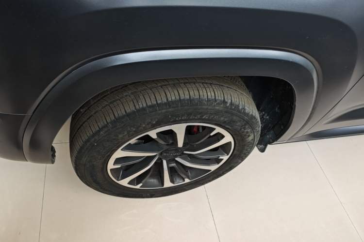 Used Haval H9 2024 2.0T Gasoline All-Wheel-Drive Extreme Edition Left Front Wheel Hub