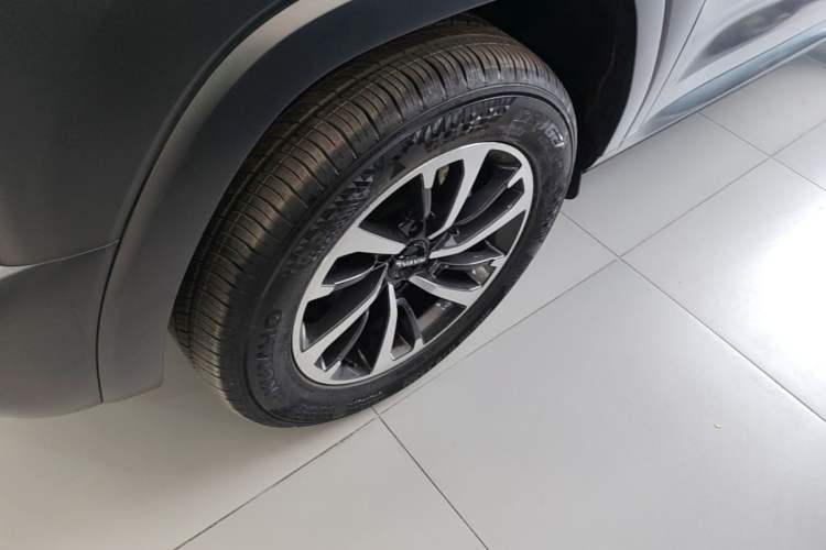 Used Haval H9 2024 2.0T Gasoline All-Wheel-Drive Extreme Edition Left Front Wheel Hub