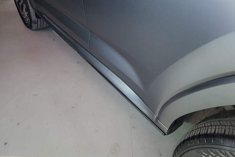 Used Haval H9 2024 2.0T Gasoline All-Wheel-Drive Extreme Edition Left Side Sill